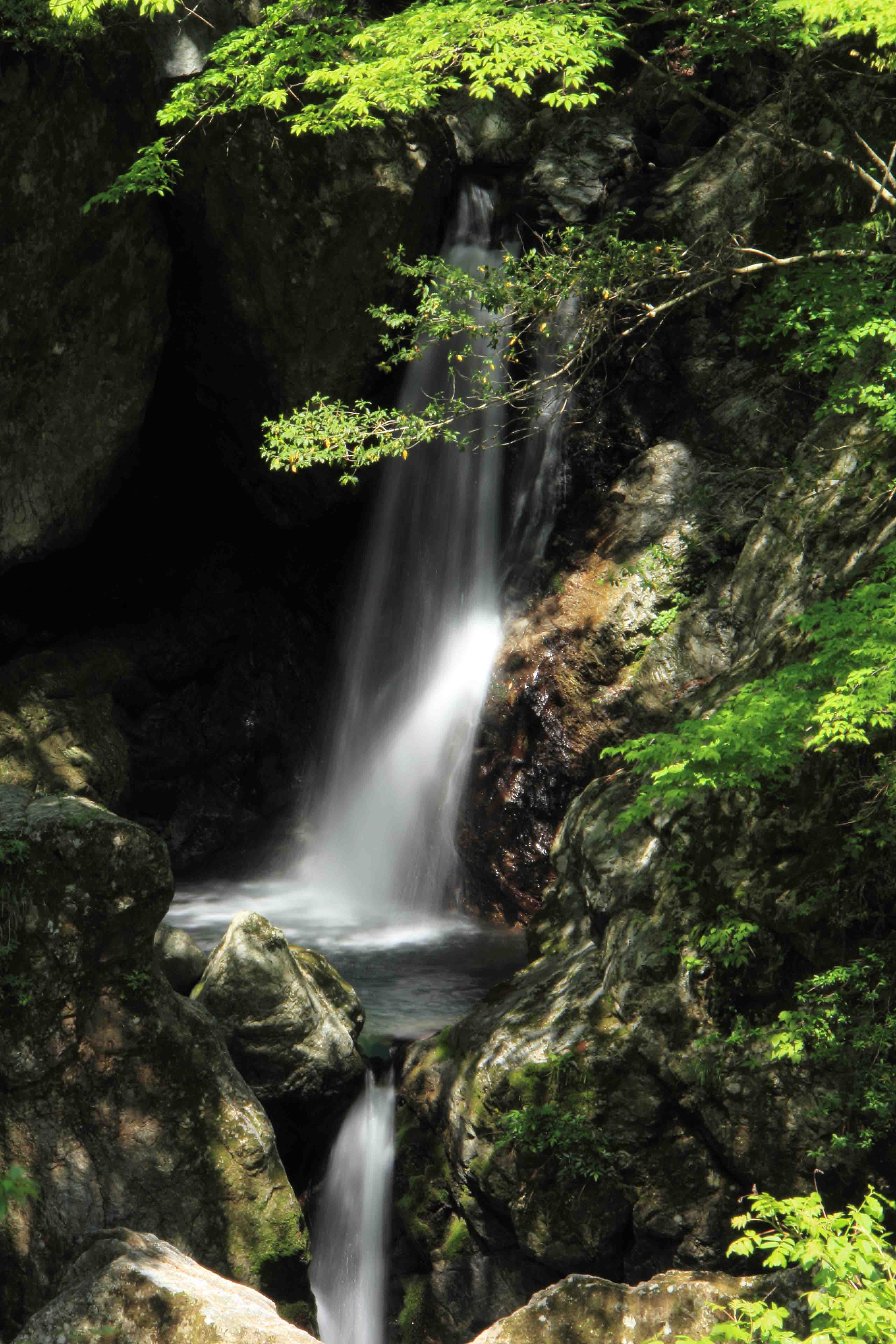 画像3　岩戸の滝　奈良県