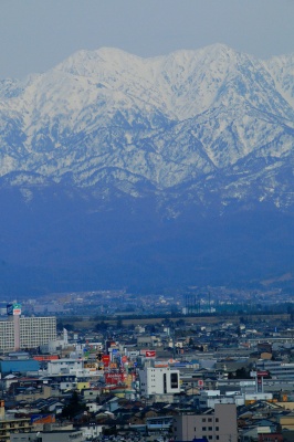 富山市役所展望塔からの立山連峰の写真