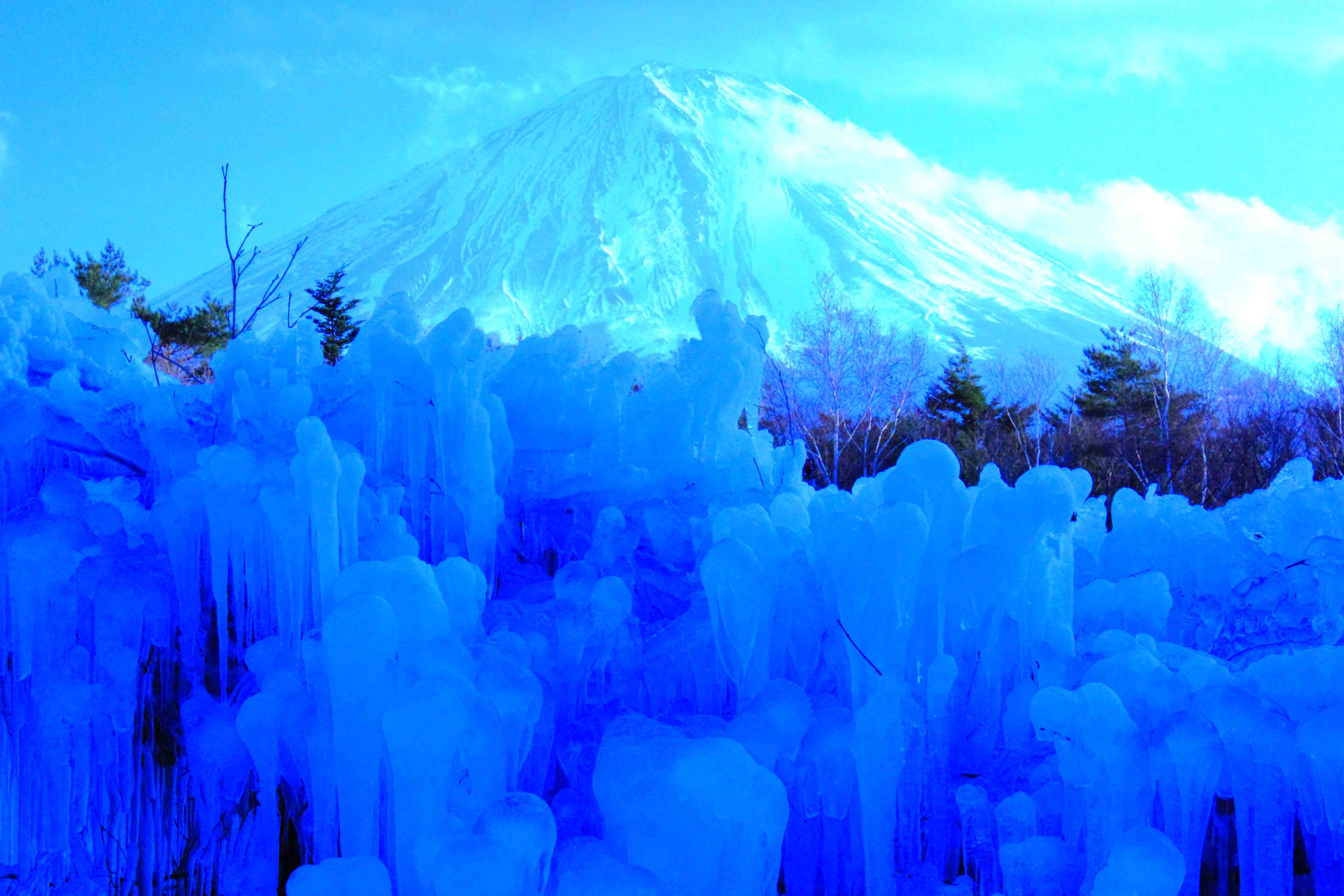 画像1　氷の芸術と富士山
