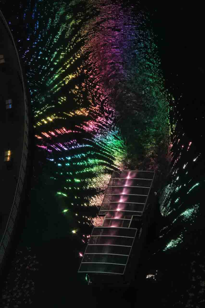 画像10　虹色の波紋　浜松市にて