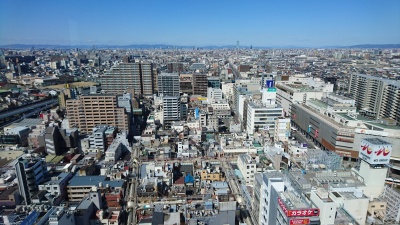 堺市市役所の展望台（展望ロビー）から撮影した絶景写真。大阪、堺の街の鳥瞰写真。